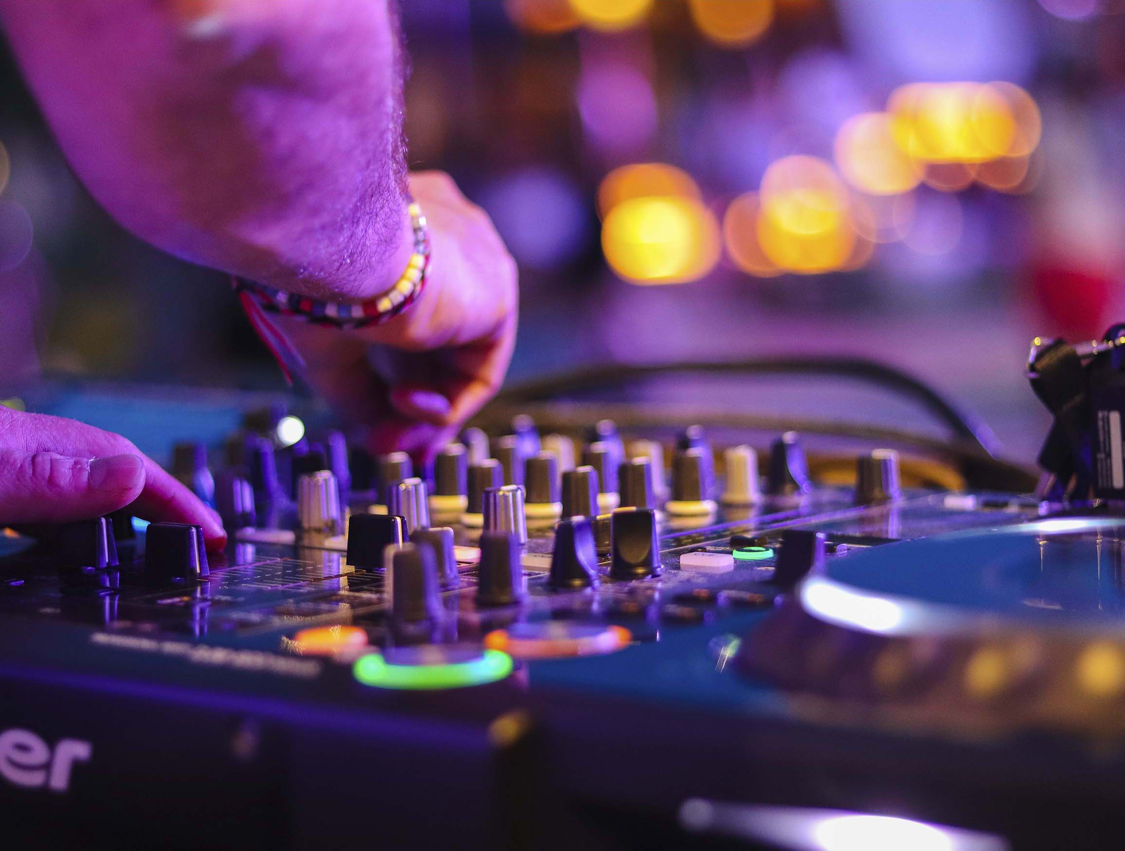 crystal clear  and visually compelling 